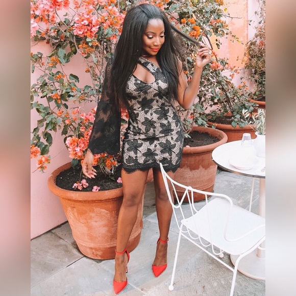 βΌοΈ Sale βΌοΈ Passion-Scallop Lace One Shoulder Dress - Picture 3 of 8